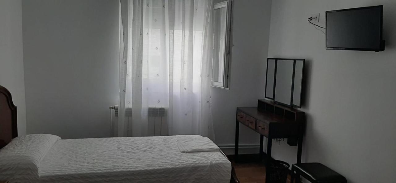 Alojamiento Casa Leon Santoña Exteriör bild