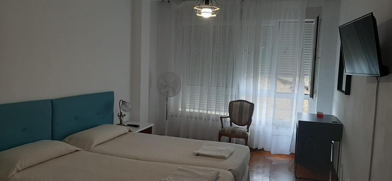 Alojamiento Casa Leon Santoña Exteriör bild